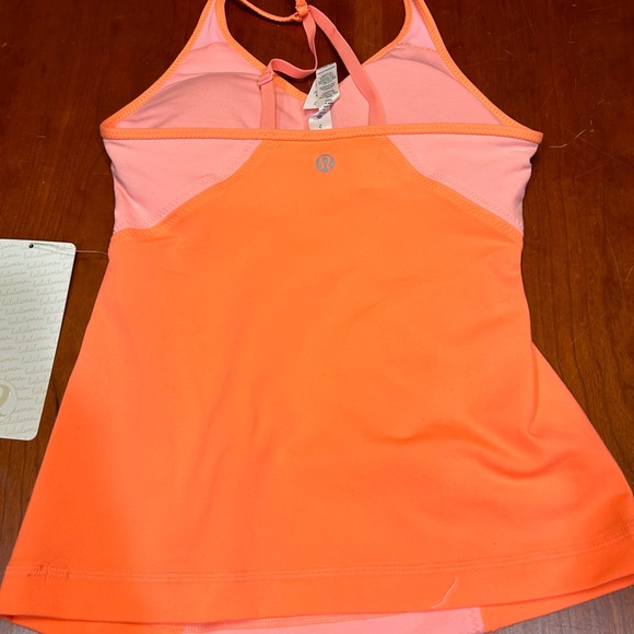 NWT Lululemon top - Picture 3 of 4